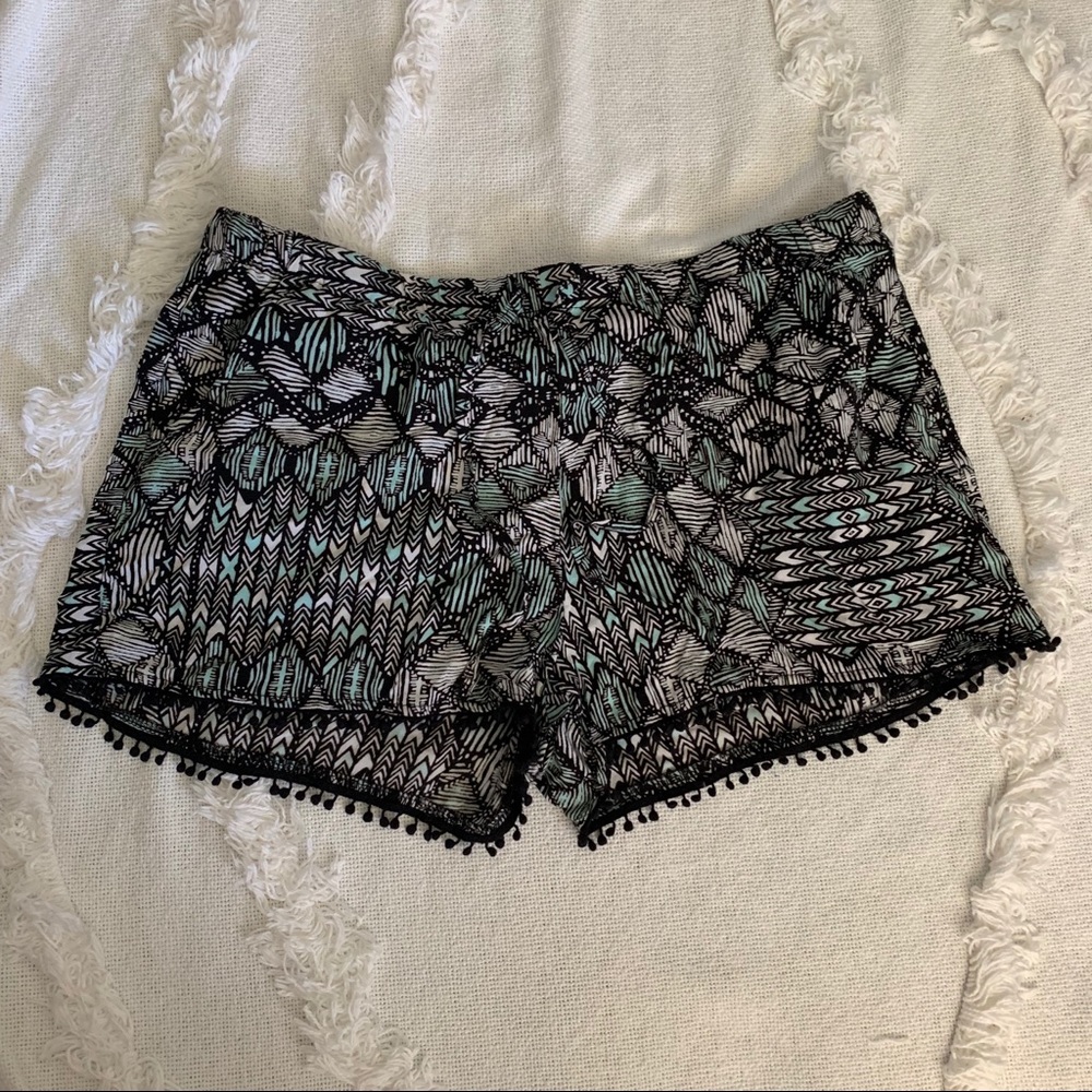 No Boundaries Drawstring Shorts - Size Medium